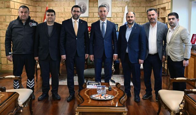 Öz Sağlık İş Şube Başkanı Arifoğlu’dan Rektör Okumuş’a Hayırlı Olsun Ziyareti!