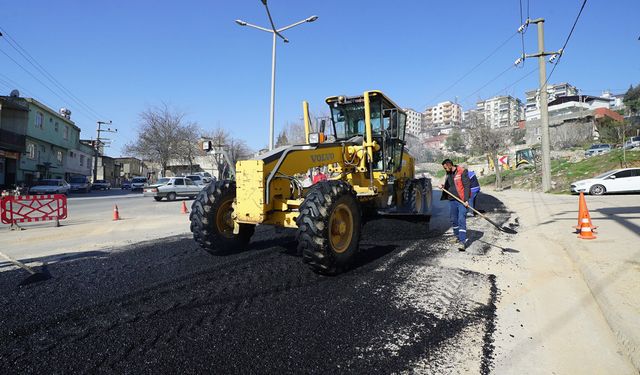 Büyükşehir Yol Yenilemelerini Durmaksızın Sürdürüyor!