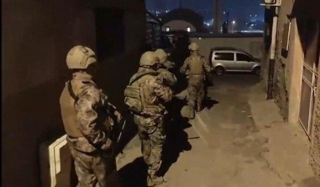 Pazarcık’ta Uyuşturucu Operasyonu: 8 Gözaltı!