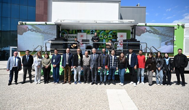 Rektör Okumuş, Yeşil Kampüs Festivalinde Stantları İnceledi!