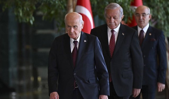 MHP'de 'İstanbul' depremi!