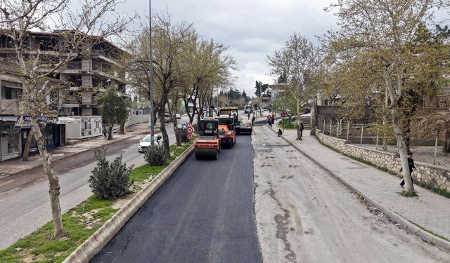 Sait Zarifoğlu Bulvarı’nda asfalt başladı!