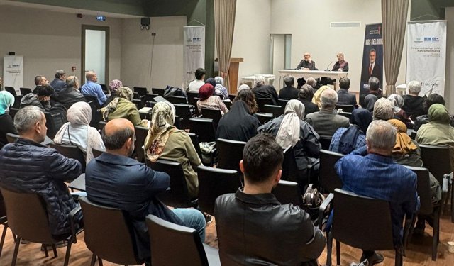 Büyükşehir’in Yazarlık Akademisinde ‘Kalemin Gücü’ Konuşuldu!