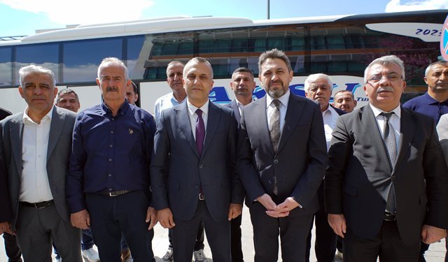 Büyükşehir’den Üreticiye Tam Destek; Çiftçiler Konya Tarım Fuarı’na Uğurlandı!