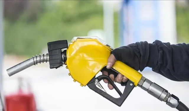 Akaryakıta indirim geliyor! Salı gününden itibaren geçerli olacak