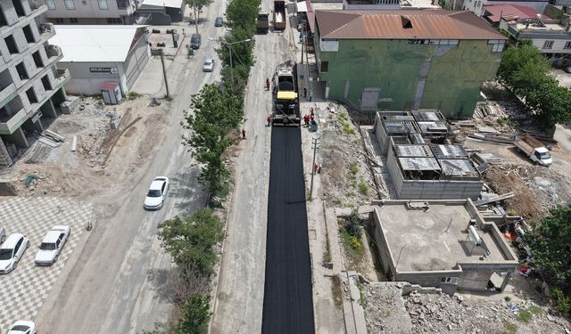 Büyükşehir, Dulkadiroğlu’nda Şeyh Şamil ve Vezir Hoca Bulvarlarını Sıcak Asfaltla Buluşturuyor!
