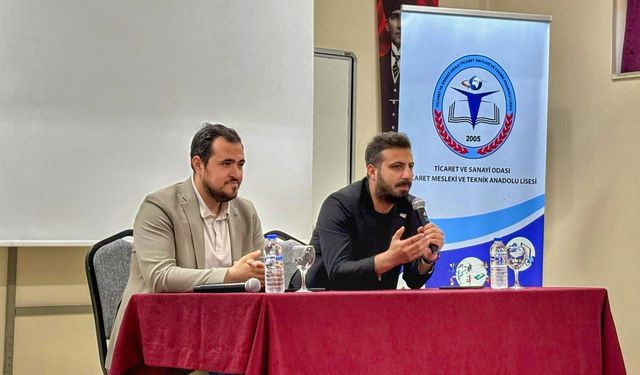 KMTSO Basın Müşaviri Emre Akkış, Gazetecilik Bölümü Öğrencileriyle Bir Araya Geldi!