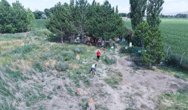 Büyükşehir’den Elbistan’daki 15 Mahalle Mezarlığına Kapsamlı Hizmet
