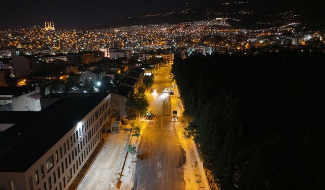 Büyükşehir’den Girne Caddesi’nde Gece Asfalt Mesaisi