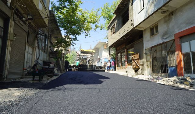 Büyükşehir, Menderes Mahallesi’nin Asfaltında Sona Geldi!