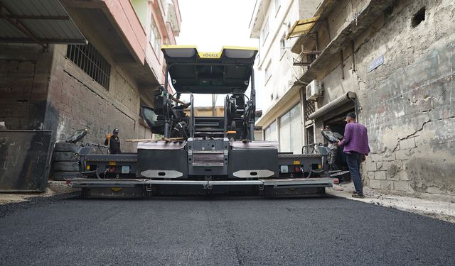 Büyükşehir, Sokak Sokak Cadde Cadde Asfalt Çalışmasını Sürdürüyor