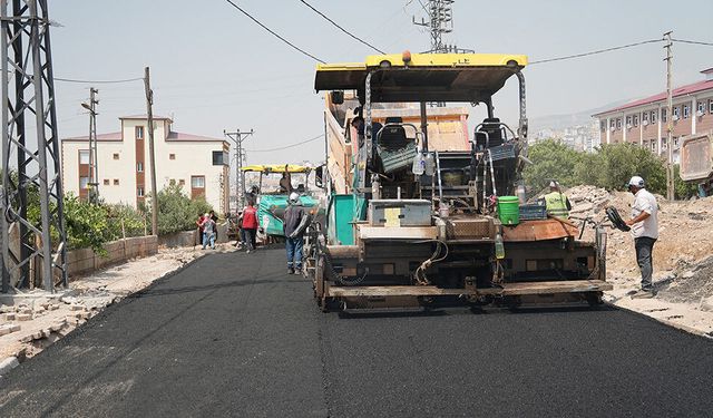 Kahramanmaraş’ta 4 İlçe 16 Farklı Noktada asfalt çalışması!