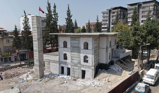 Depremde Hasar Alarak Yıkılan Fatma Gölcü Camii, Hızla Yükseliyor!