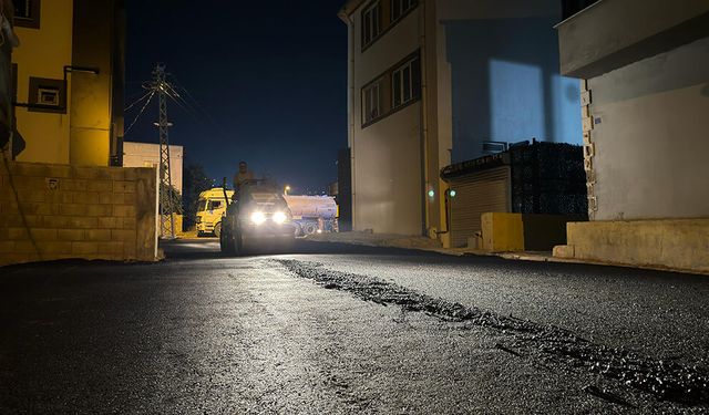 Dulkadiroğlu Yahya Kemal’de Gece Asfalt Mesaisi!