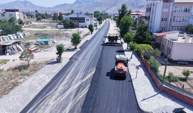 Elbistan’da Büyükşehir’in Asfalt Çalışmalarına Esnaf ve Vatandaştan Tam Not
