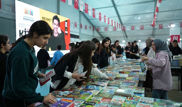 Kahramanmaraş’ta Kitap Fuarı, Öğrencilerle Şenleniyor!
