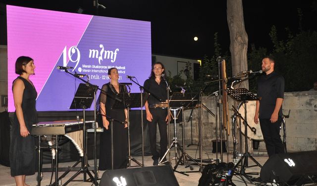 Hollandalı müzik grubu Mersin’de sahne aldı