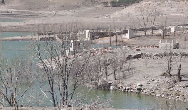 Baraj suları çekildi ‘tarih’ ortaya çıktı