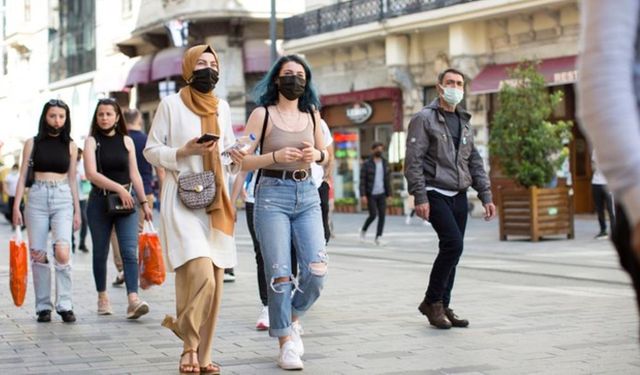 Yeni kapanma mı geliyor! Bilim Kurulu üyesinden endişelendiren sözler