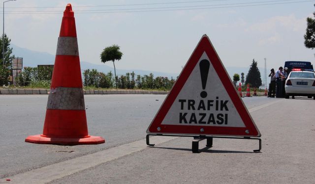 LÜKS ARAÇ PERT OLDU!  Silifke Belediyesi Meclis üyesinin oğlu Trafik kazası yaptı.