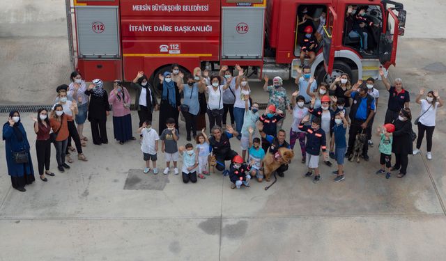 Mersin’de özel çocuklar bir günlüğüne itfaiyeci oldular