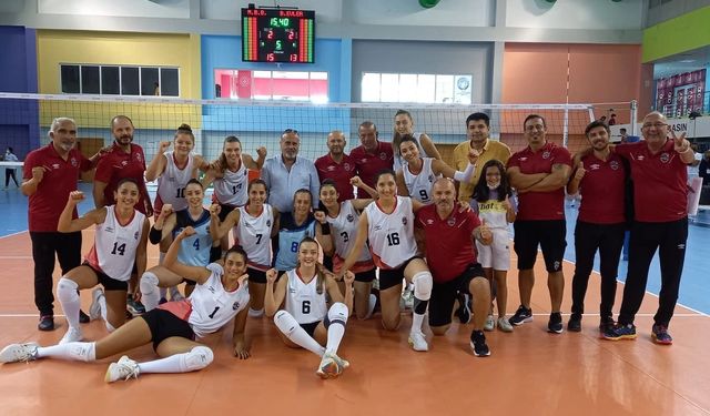 Mersin GSK Kadın Voleybol takımı ilk haftayı galibiyetle kapattı