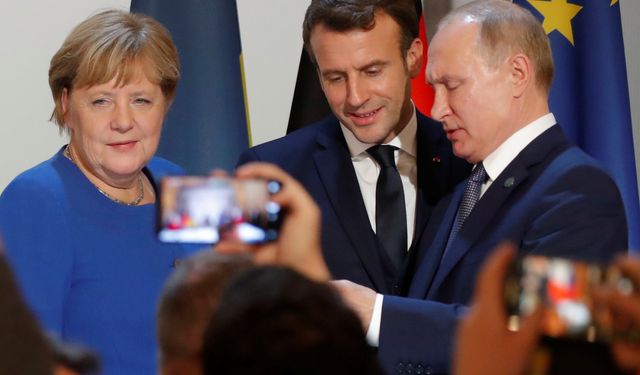 Putin, Merkel ve Macron ile Ukrayna konusunu görüştü