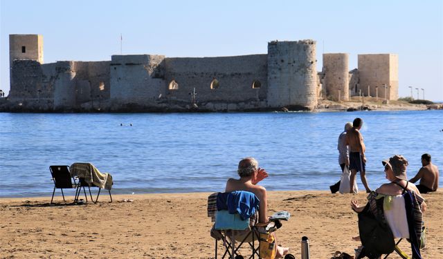 Pastırma yazında Kızkalesinde’de deniz keyfi