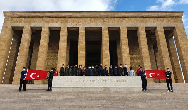 "Cumhuriyetin Kalbine Yolculuk" projesiyle öğrenciler Ankara'yı gezdi