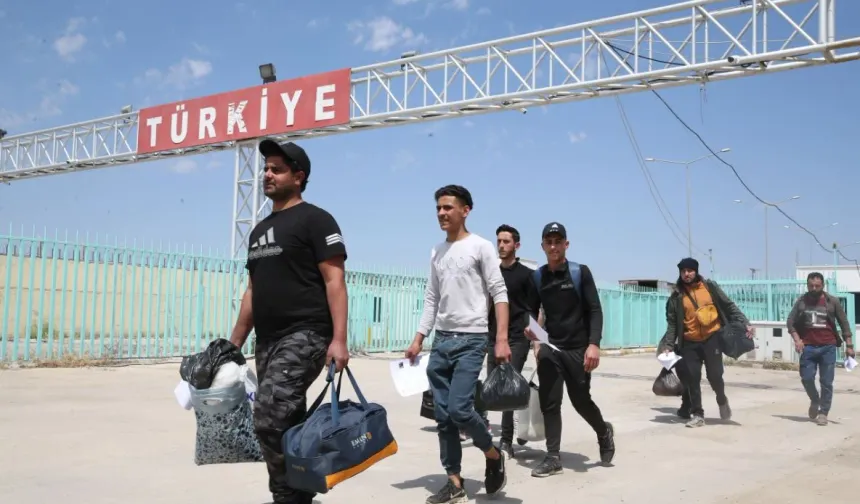 Suriyeliler evine dönmeli diyen Türk basketbolcuya sınır dışı tehdidi! Türkiye'de yaşayan Suriyeliler organize etti