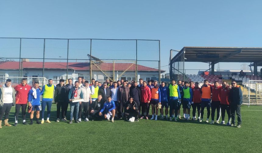 Kahramanmaraş Edeler Taraftarlar Derneği'nden İstiklalspor'a Tatlı ziyaret!