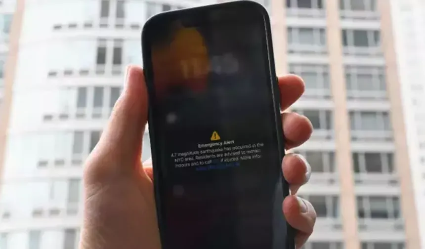 Depremin ardından telefon hatları yine kilitlendi