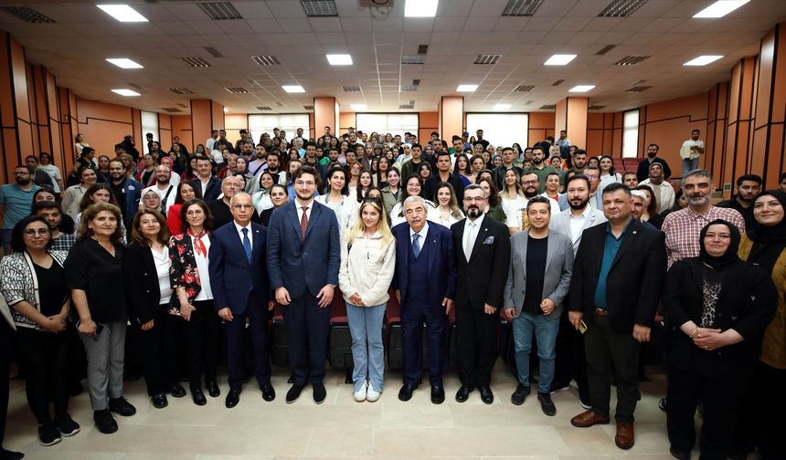 Konukoğlu Gaziantep Üniversitesinde Öğrencilere Tecrübelerini Anlattı!