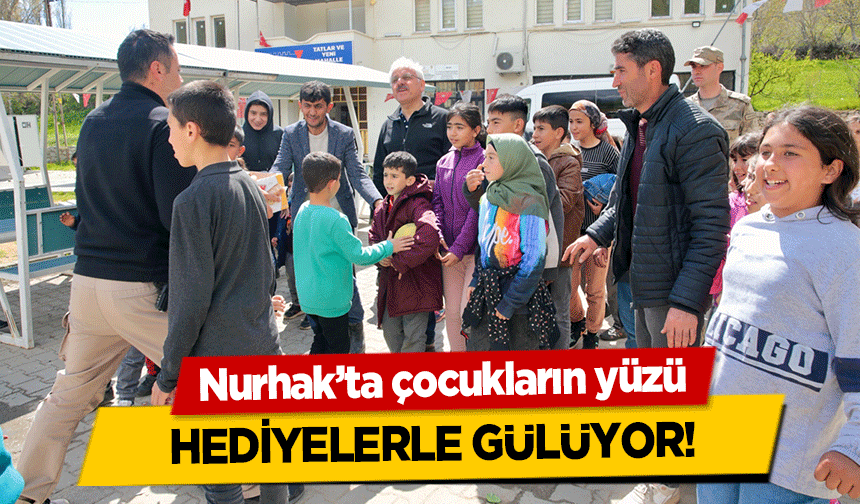 Nurhak’ta çocukların yüzü hediyelerle gülüyor!