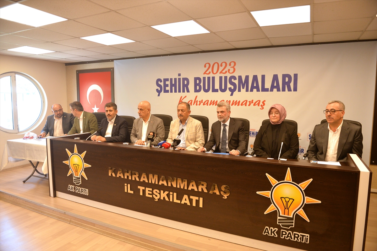 AA-20230810-31889197-31889192-BAKAN_OZHASEKI_KAHRAMANMARASTA_AK_PARTI_SEHIR_BULUSMALARI_PROGRAMINA_KATILDI