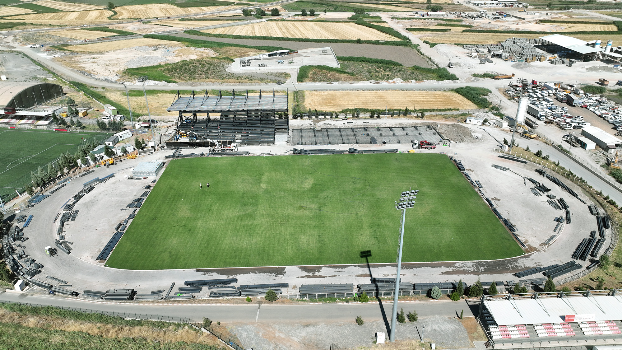 Futbol Sahası (2)-1