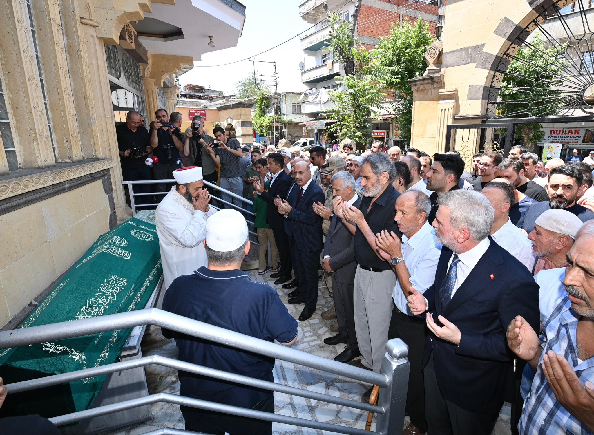 Gw D Z Fn6 X Q A A K Q2