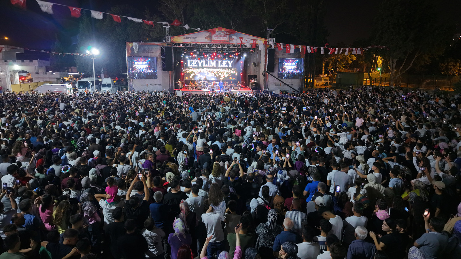 Mahmut Tuncer Konseri 7 (1)