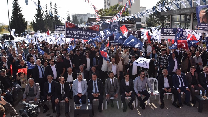 581124339 17899299852324712 6853132962334696846 N