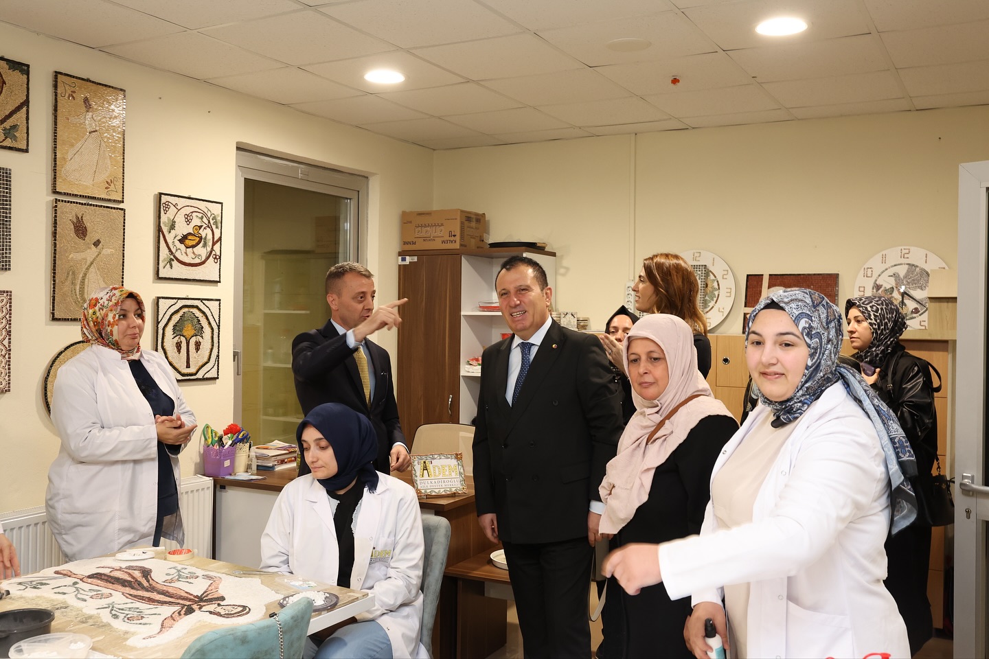 581146702 18428228548109458 3569168523193957990 N