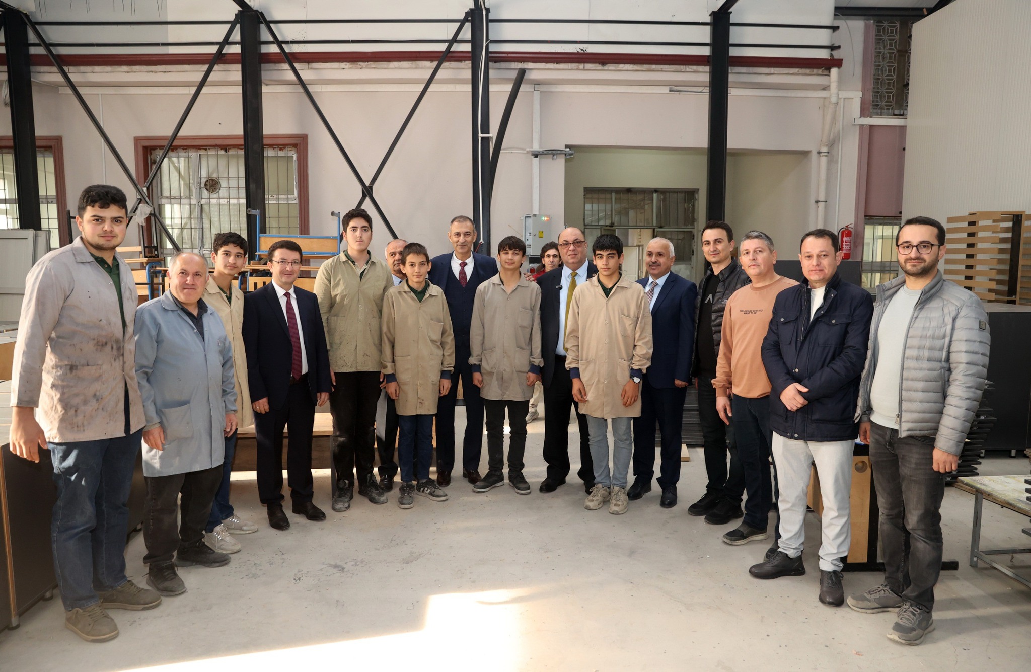 588607573 1438095384988936 8350425641125201157 N