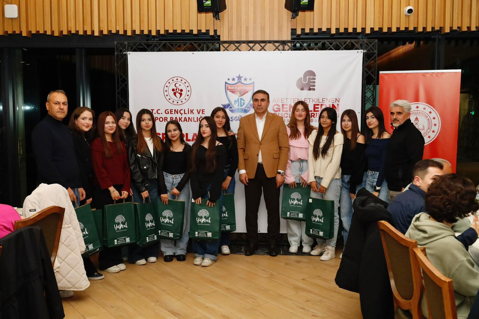 7F63E485 0408 47E7 9999 1293701317C1