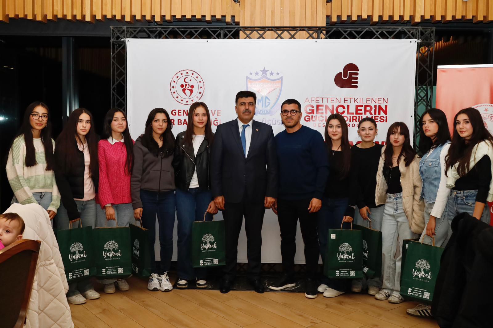 9E0980B9 F0C3 432C B808 340B16D5Cd33