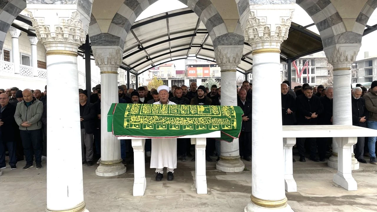 Nuh Mercimek Son Yolculuguna Ugurlandii