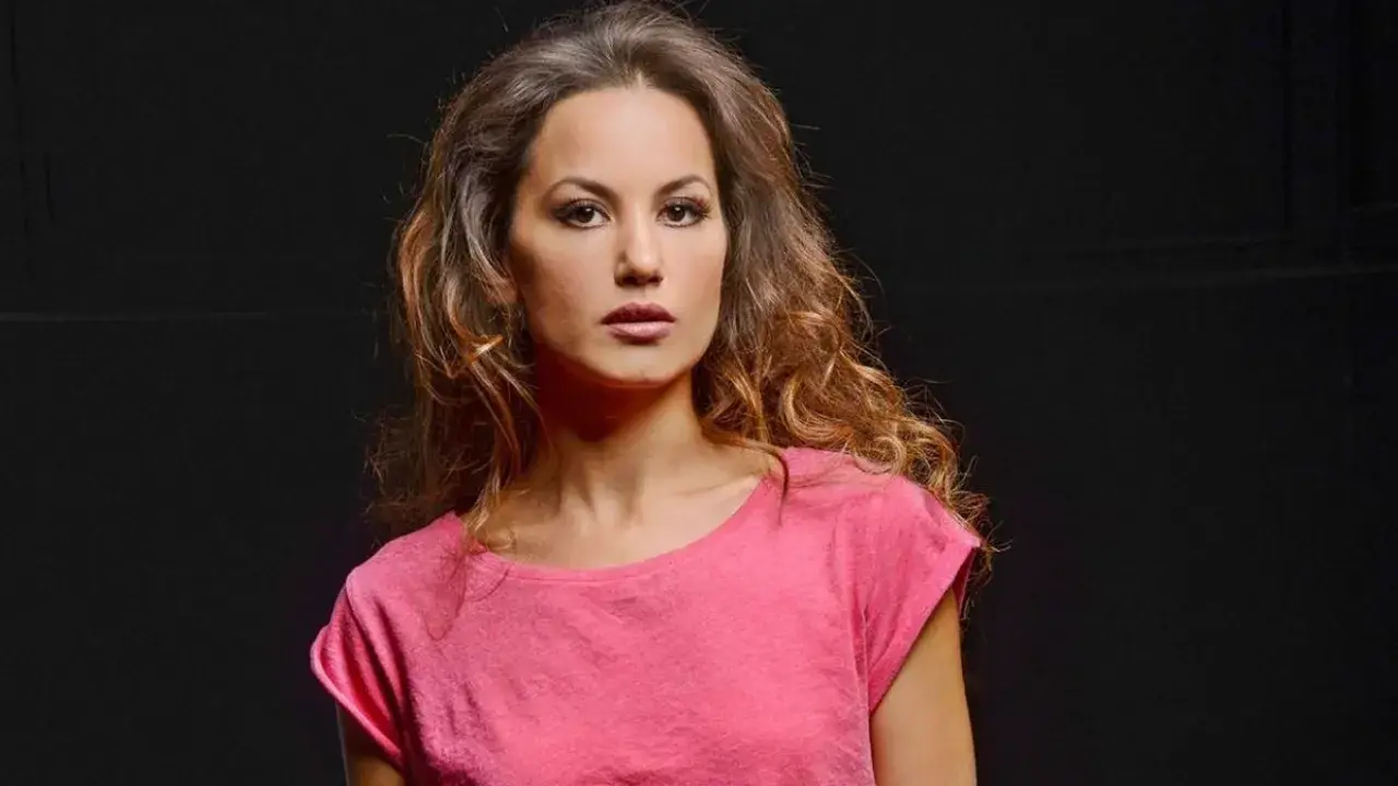 Oyuncu Yildiz Asyali Evli Oldugu Erkek Tarafindan Darp Edildi