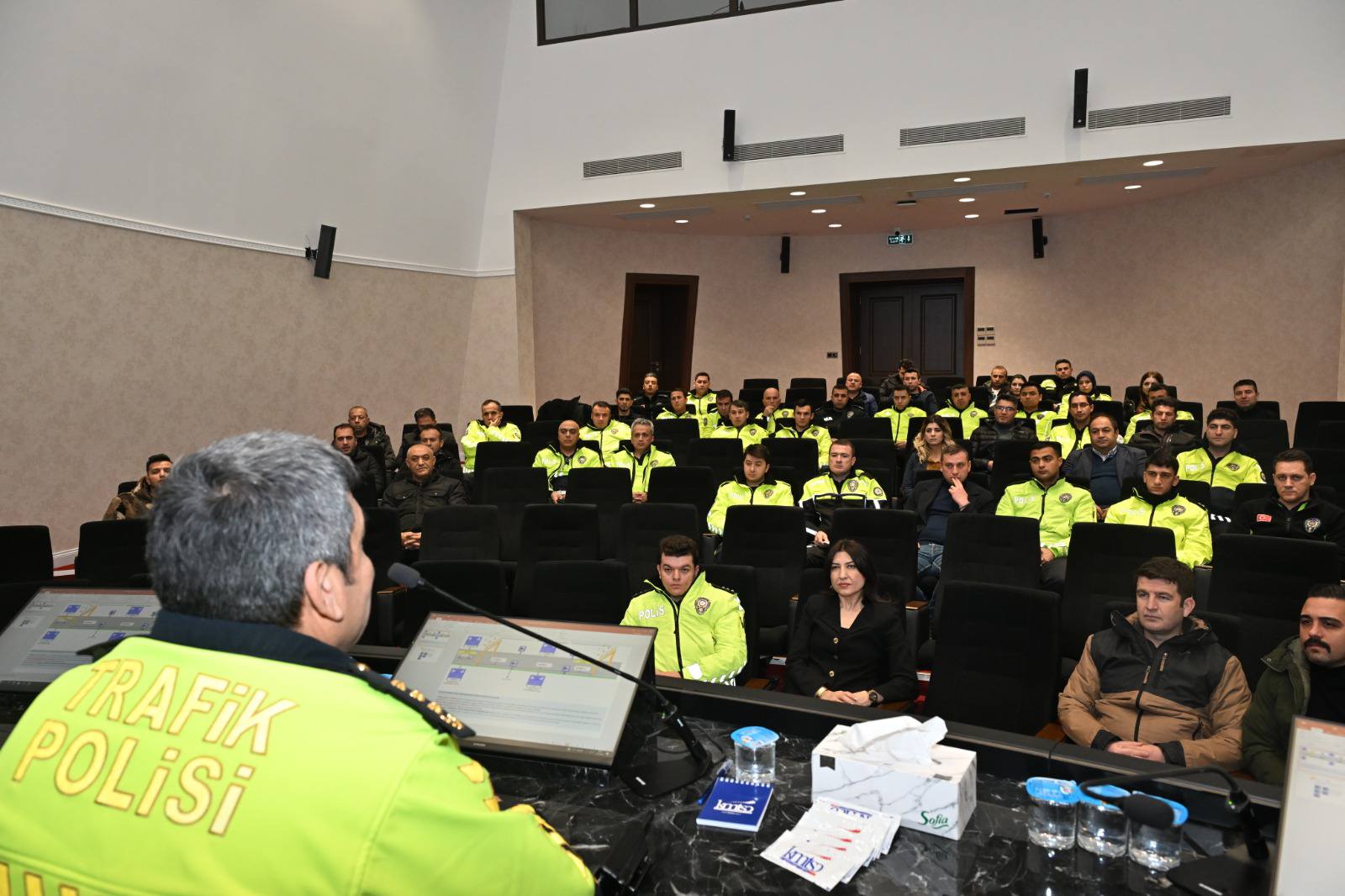 616802932 1435306068606447 4924686994674610641 N