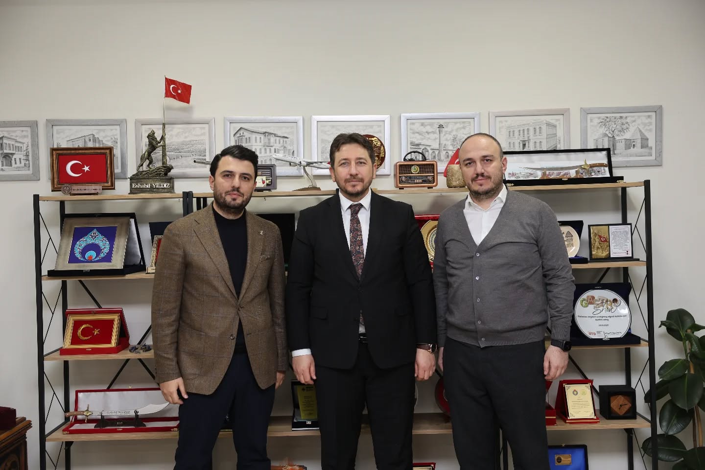 622863927 18178089991369839 6028068669671428695 N