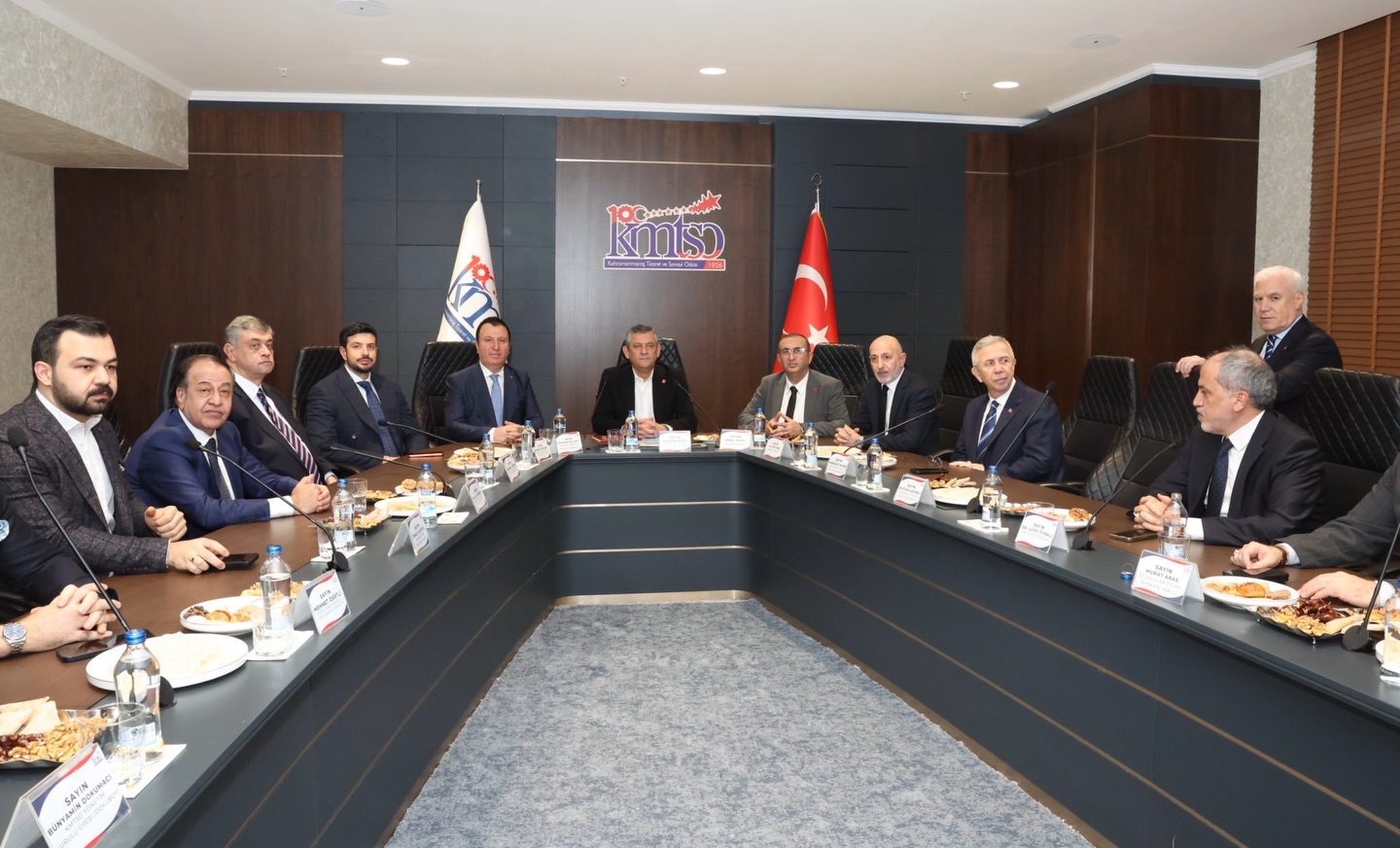 627368125 18440165479109458 744732960584016438 N