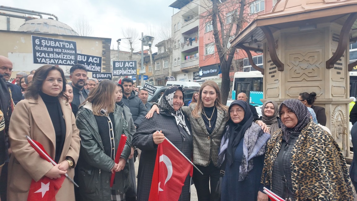 629344557 18304841764259159 3340360847577407124 N