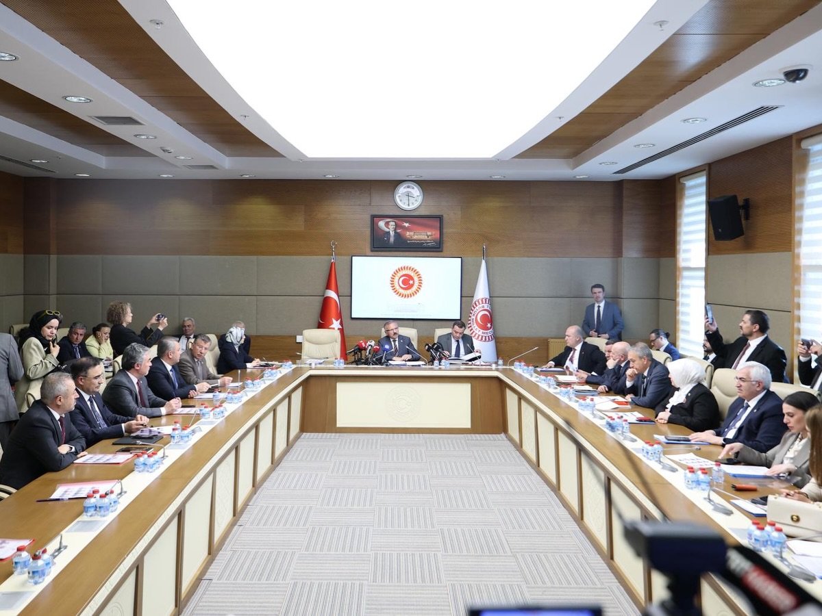 684219794 18315358423259159 751342343705415352 N